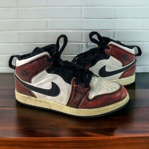 Nike Jordan 1 Mid SE Wear-Away Chicago Kid Size 3Y Red Black Infrared FB0567-006